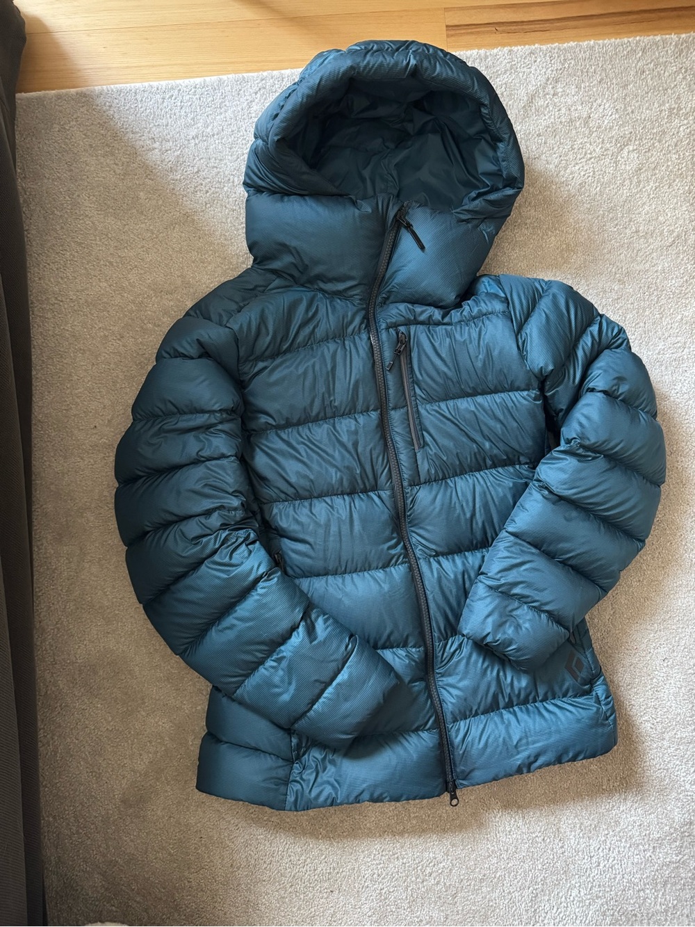 Black diamond puffy down jacket